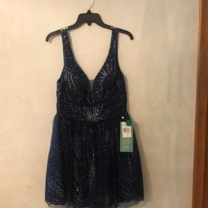 B.Smart formal short dress